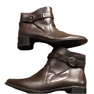 Karen Scott size 8.5 brown faux leather bootie  almond toe stacked heel